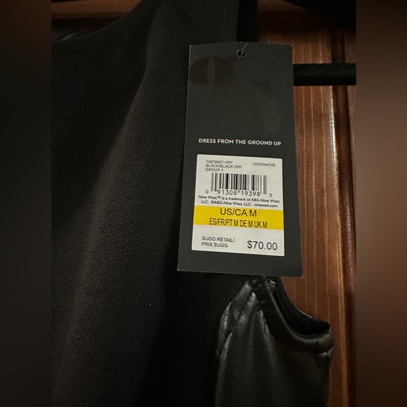 NWT Nine West Medium short black dress with stretch leather on the sides - Picture 4 of 5